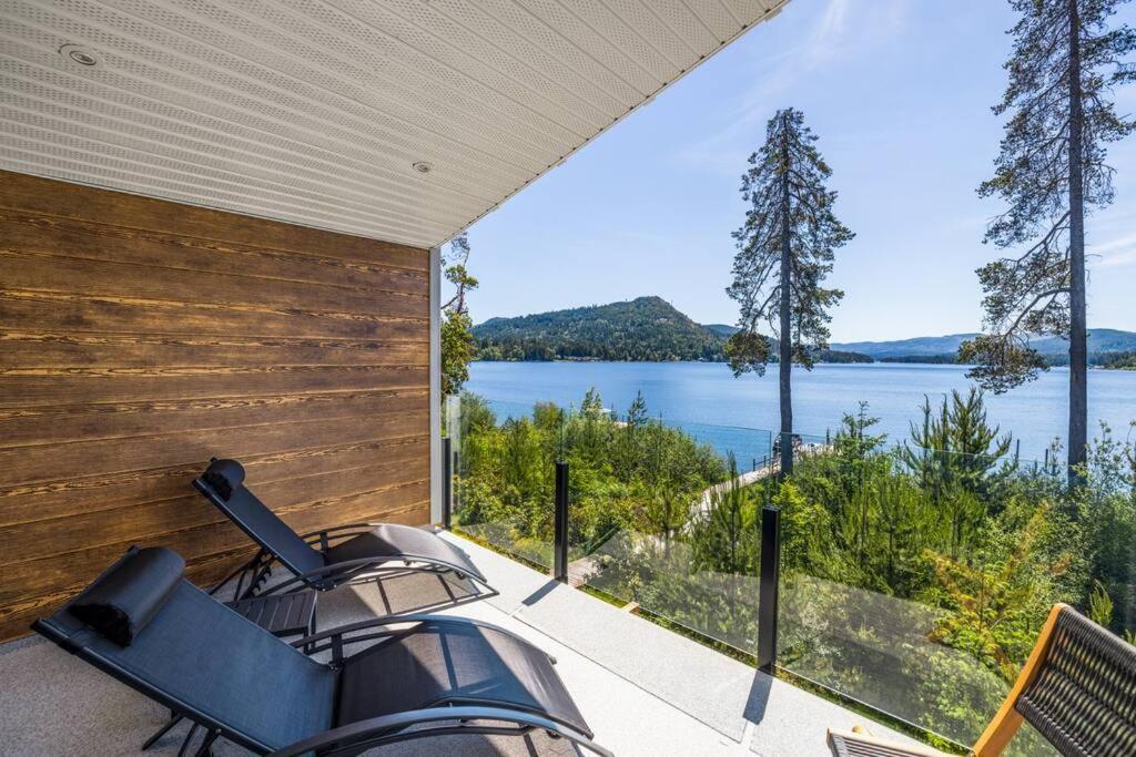 Kelly'S Sunset Lake Retreat Shawnigan Lake Buitenkant foto