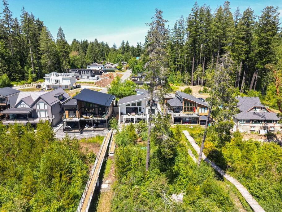 Kelly'S Sunset Lake Retreat Shawnigan Lake Buitenkant foto