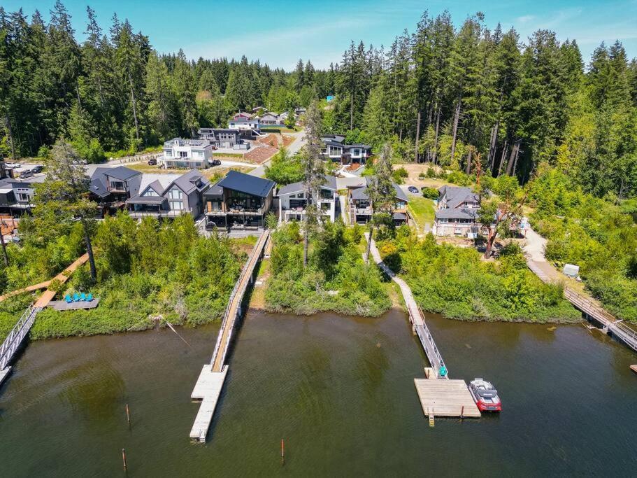 Kelly'S Sunset Lake Retreat Shawnigan Lake Buitenkant foto
