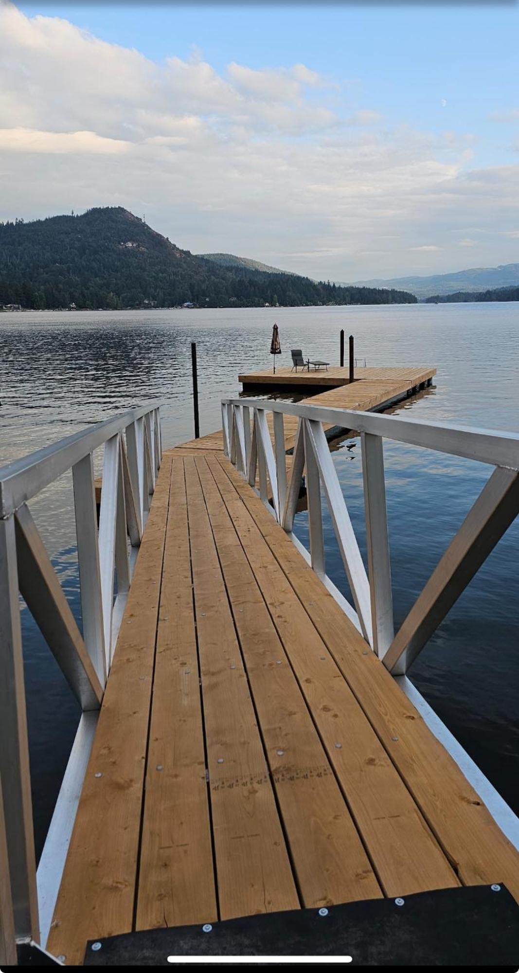Kelly'S Sunset Lake Retreat Shawnigan Lake Buitenkant foto